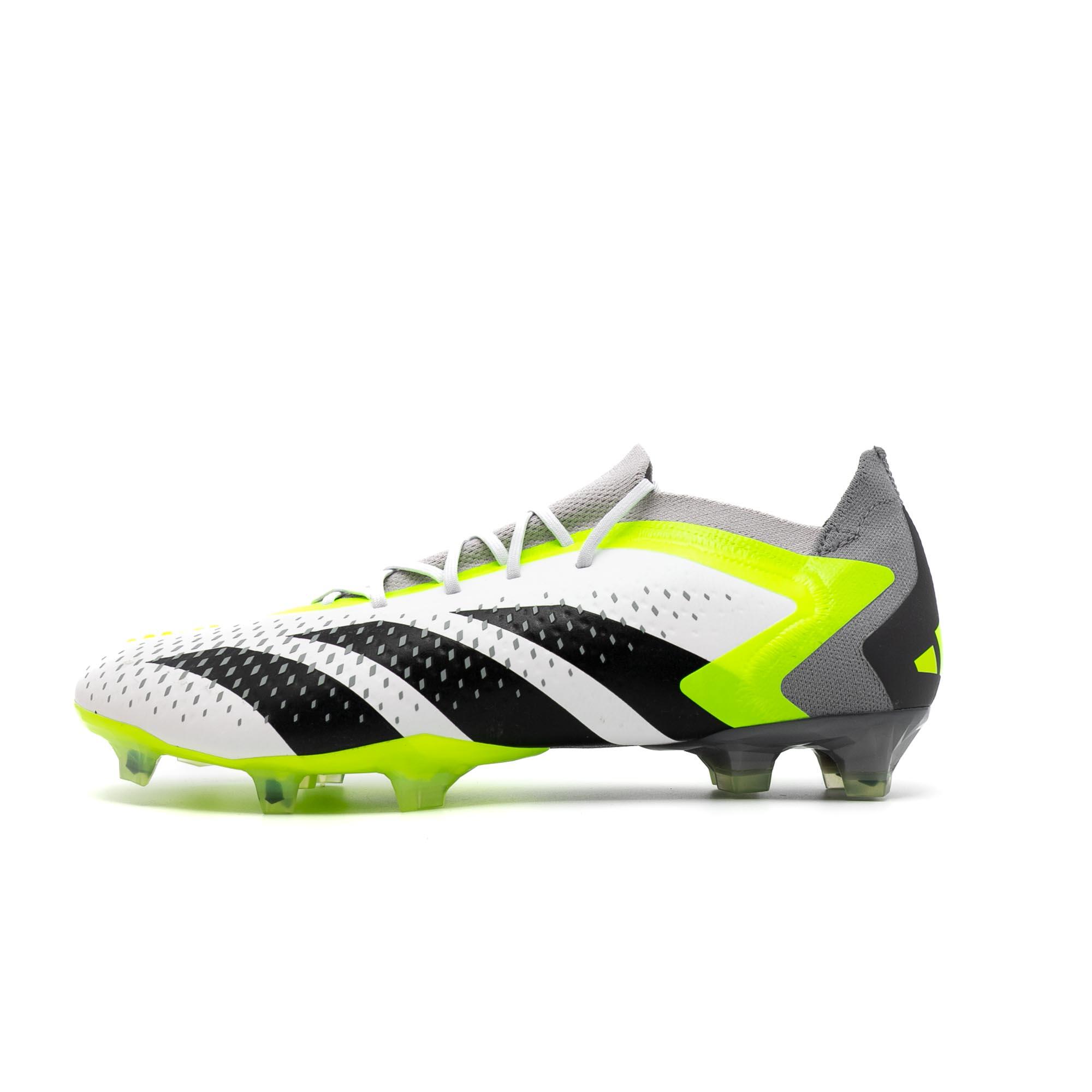 Chaussures foot adidas shop predator pas cher